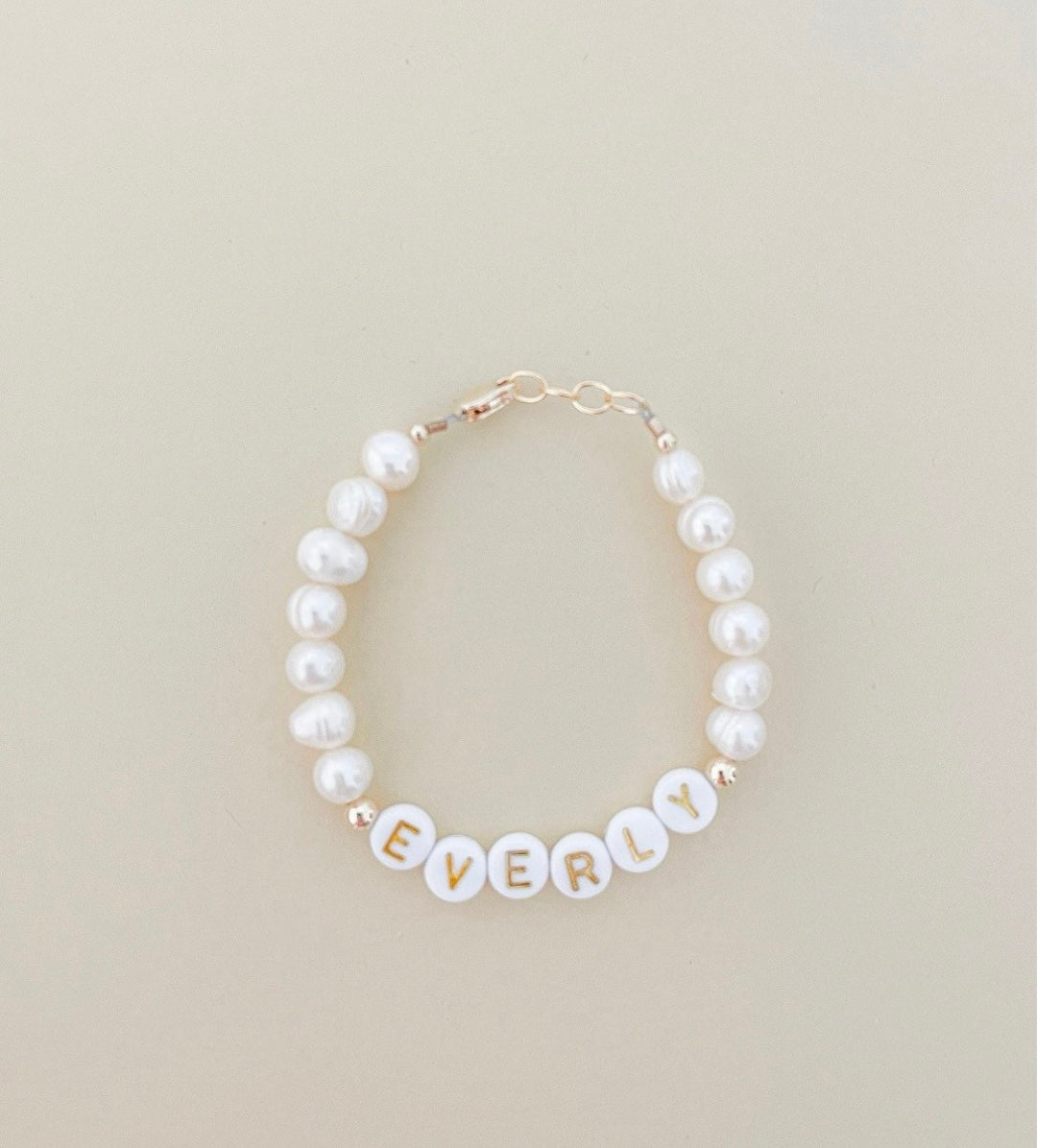Personalized Pearl Name Bracelet – Custom Gold Filled Letter Bracelet for Girls, Moms &amp; Kids