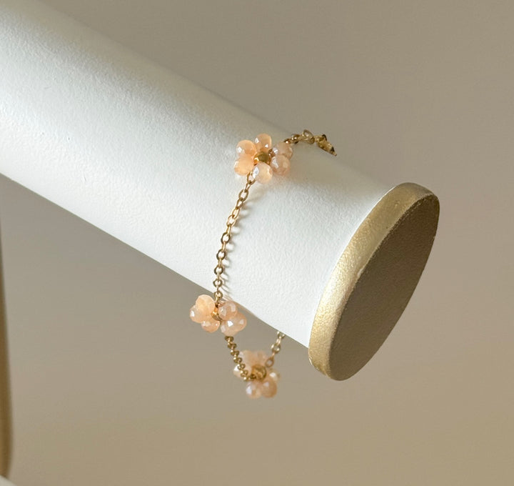 Dainty Floral Chain Bracelet – 14k Gold-Filled (Hypoallergenic)