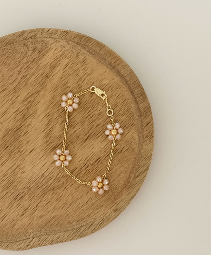Dainty Floral Chain Bracelet – 14k Gold-Filled (Hypoallergenic)