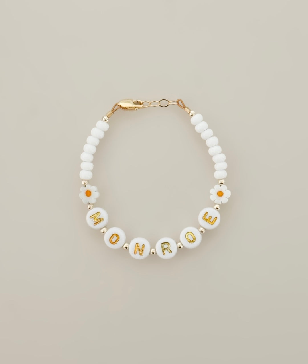 White daisy custom name bracelet