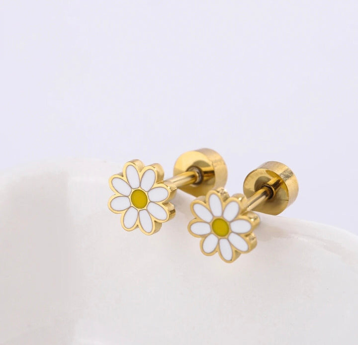 Daisy Flower Screw-Back Earrings – Hypoallergenic, Waterproof &amp; Safe for Sensitive Ears