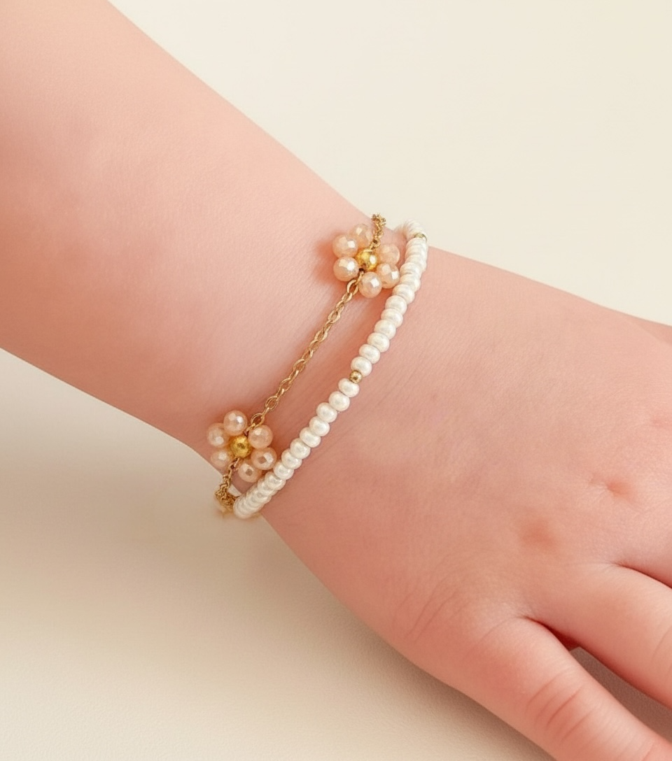 Dainty Floral Chain Bracelet – 14k Gold-Filled (Hypoallergenic)