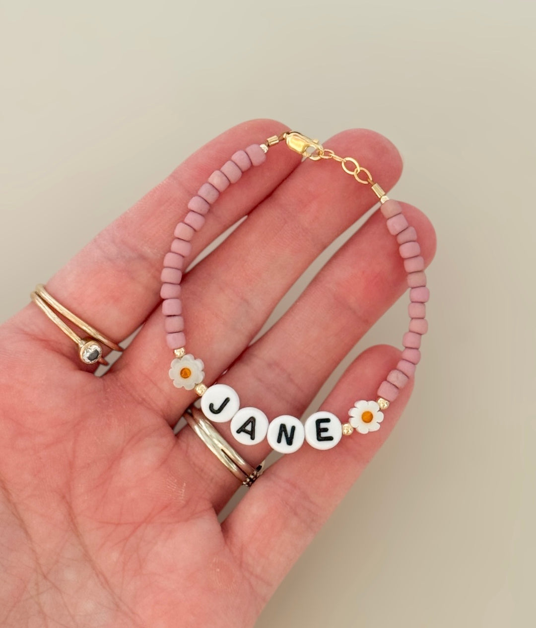 Personalized Name Bracelet – Daisy Beaded Bracelet for Kids &amp; Moms | Custom Gift