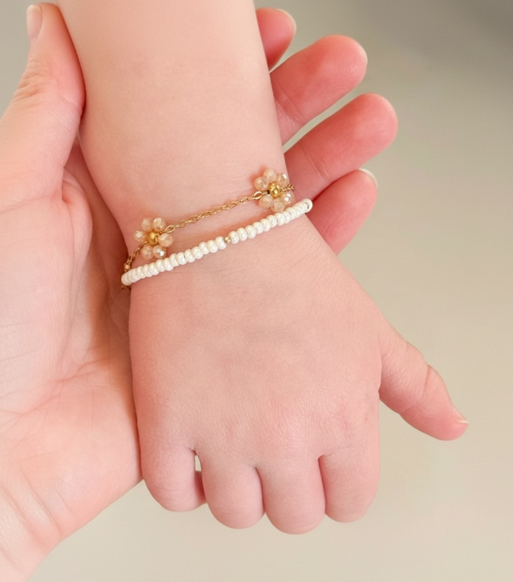 Gold Flower Chain Bracelet – Matching Mom and Daughter Jewelry