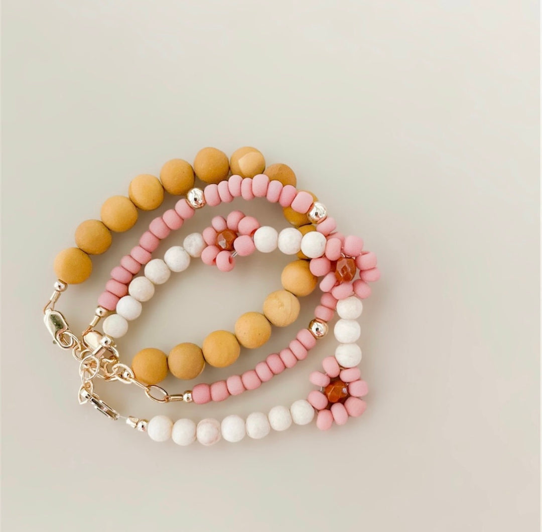 Pink &amp; Cream Daisy Bracelet