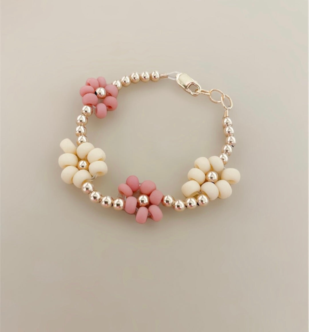 Pink & Cream Daisy Bracelet | Floral Beaded Bracelet with Gold Accents