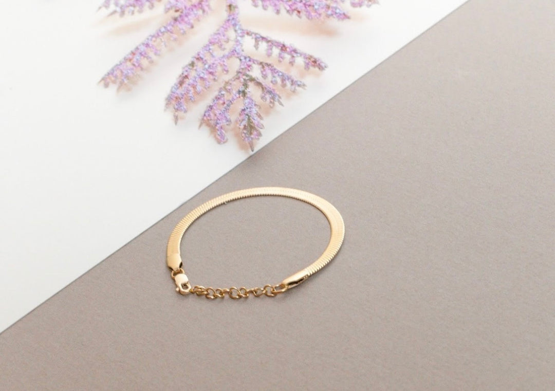 Gold herringbone mom and baby bracelet