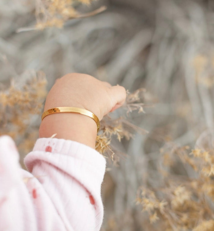 Gold herringbone mom and baby bracelet