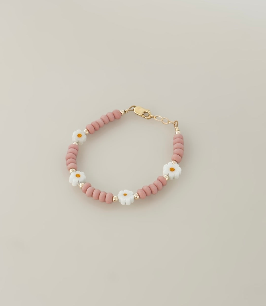 Blush Daisy Bead Bracelet – Dainty Pink & White Flower Bracelet (Hypoallergenic, Gold-Filled Hardware)