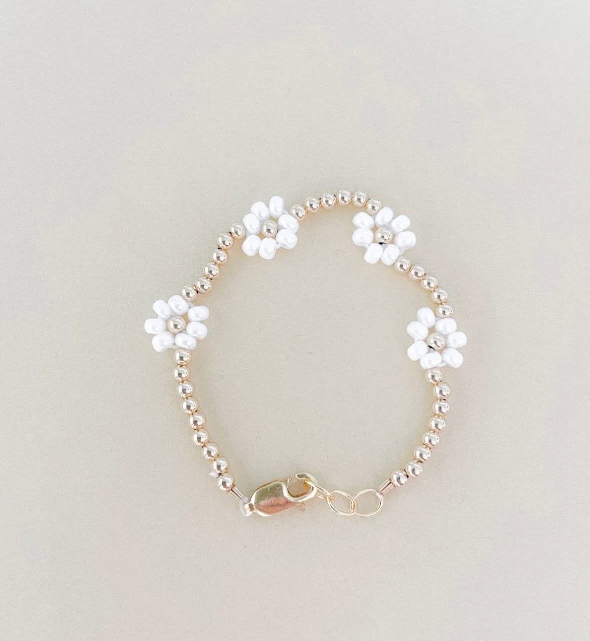 Daisy Bracelet – Personalized Baby Name Bracelet, Gold Flower Jewelry for Girls, Mom & Me Matching Gift, Hypoallergenic