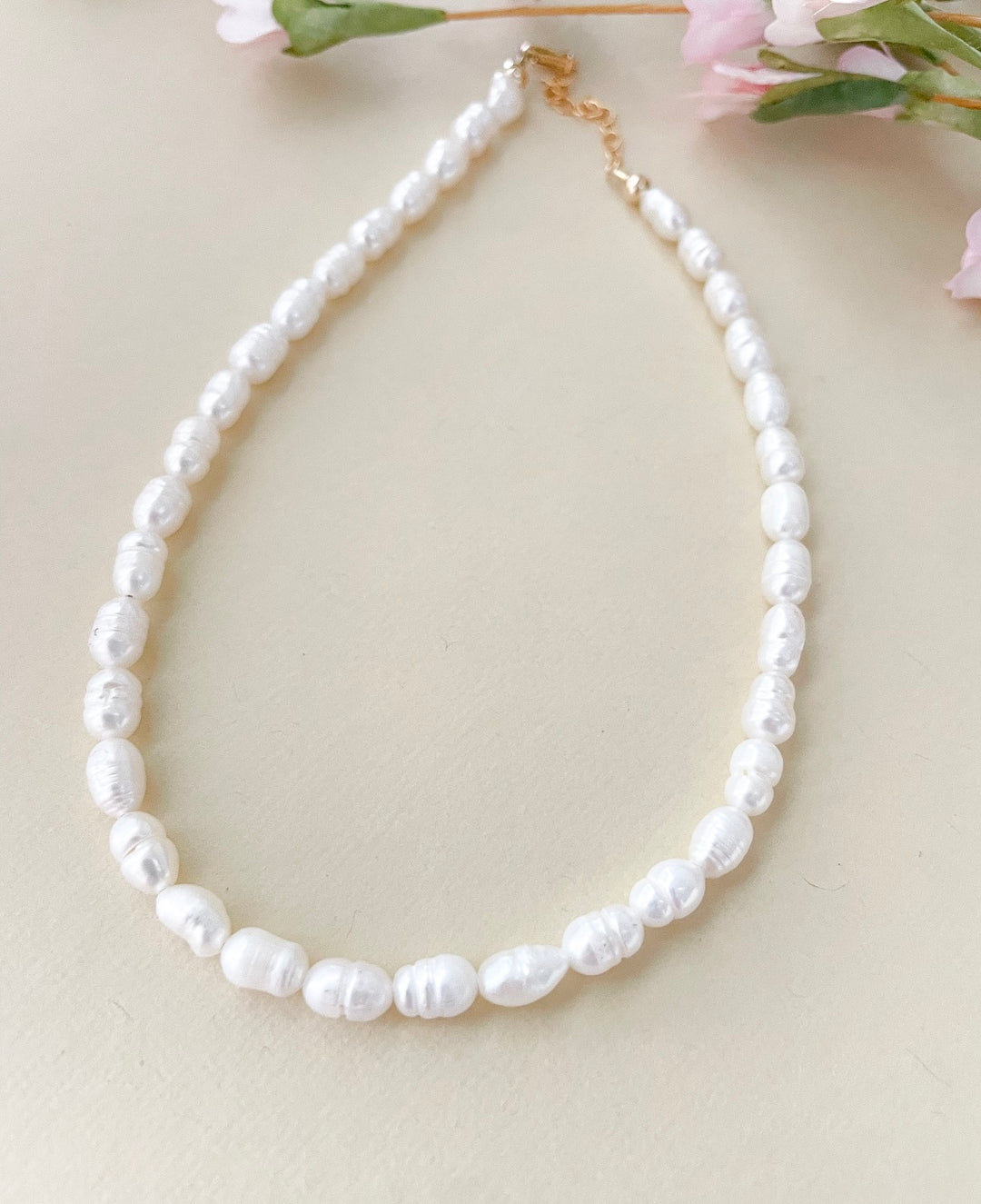 Freshwater rice pearl necklace