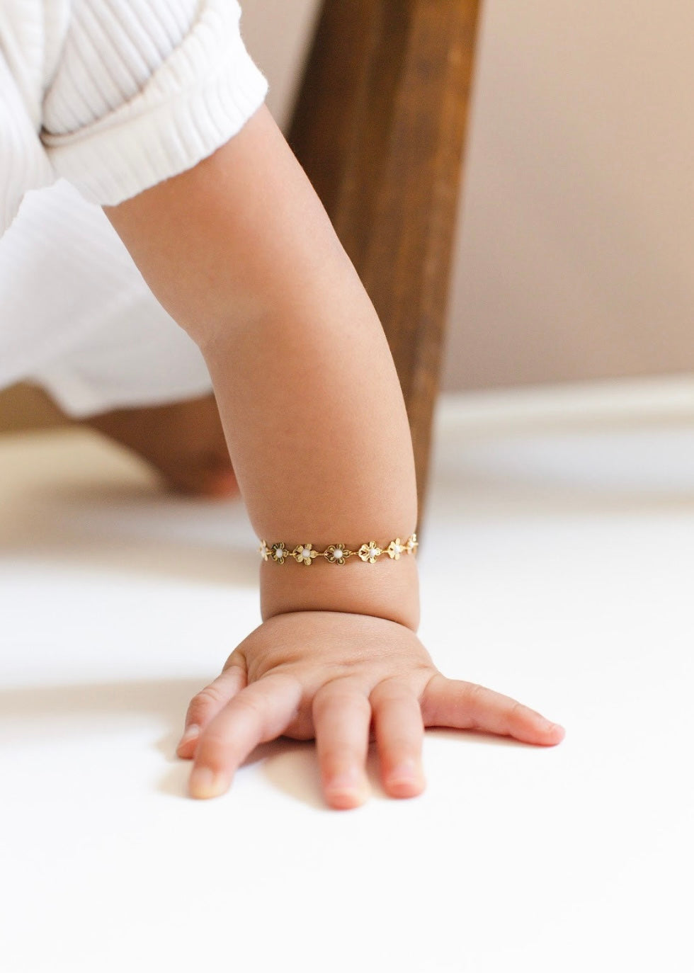 Gold daisy chain bracelet