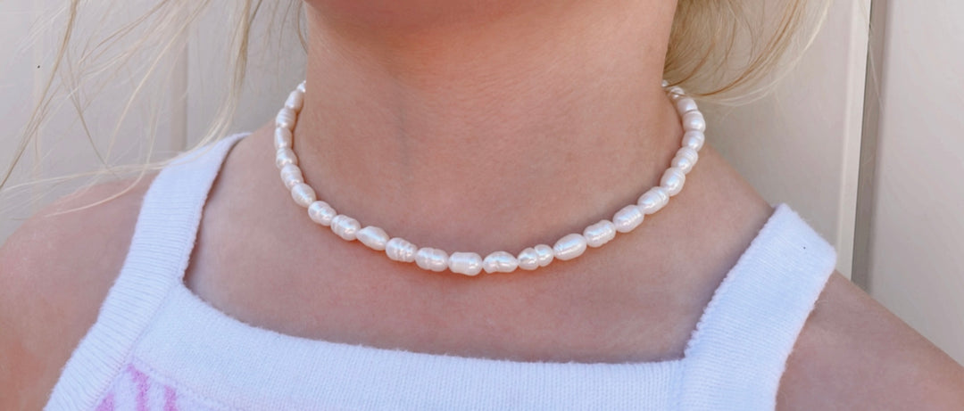 Freshwater rice pearl necklace