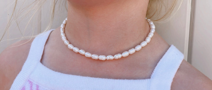 Freshwater rice pearl necklace