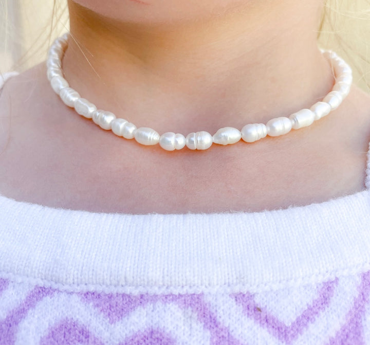 Freshwater rice pearl necklace