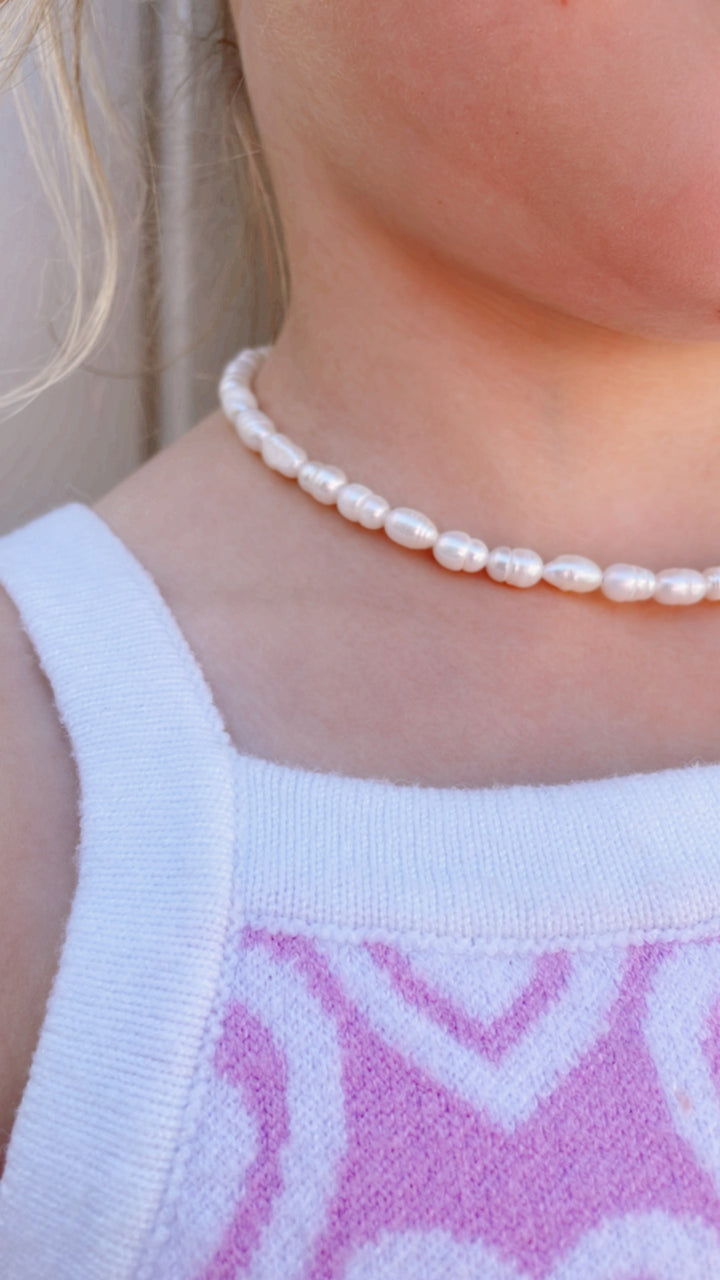 Freshwater rice pearl necklace