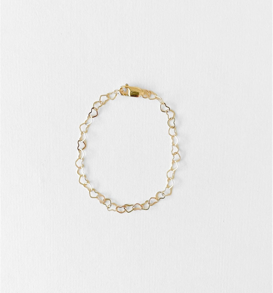 Dainty heart chain bracelet