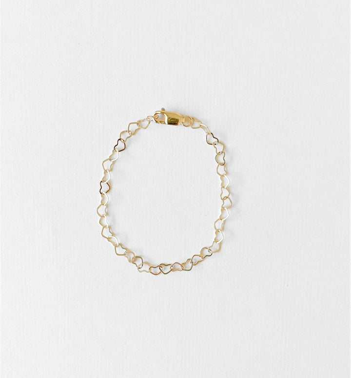 Dainty heart chain bracelet